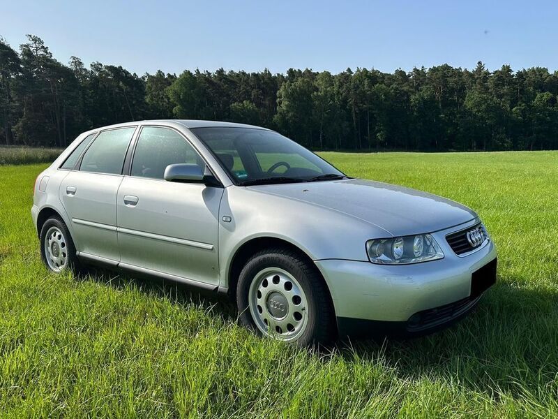 Silber Gebraucht 2000 Audi A3 Ambiente Limousine | 2.750 € (Fairer Preis) - Bild 1/4