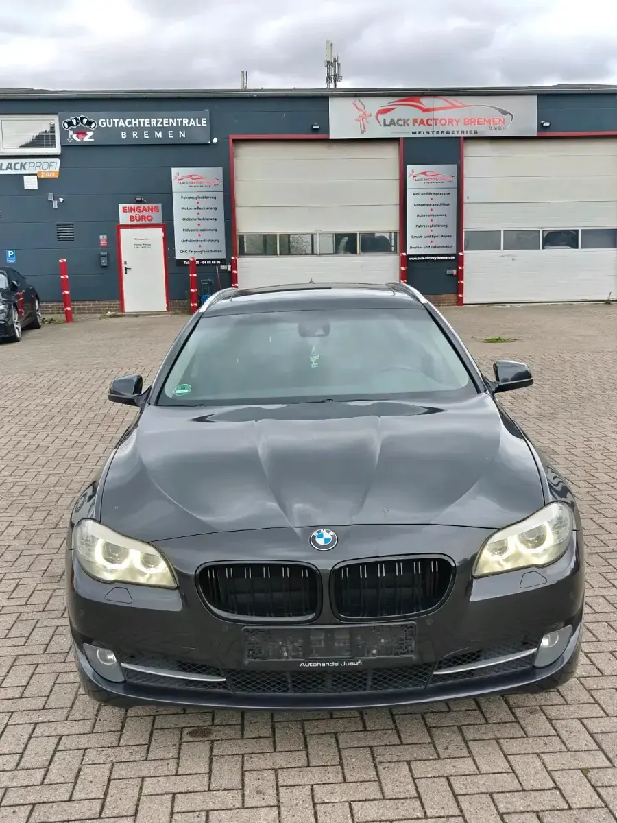 Gebraucht BMW 520 184 PS (135 kW) 2012 Schwarz Kombi