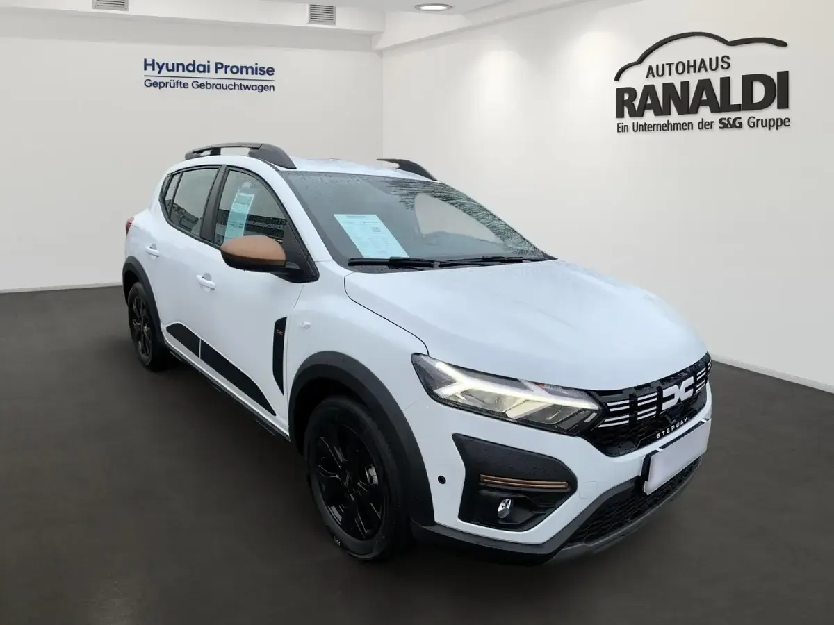 Neu Dacia Sandero Extreme 110 PS (80 kW) 2025 Weiß SUV