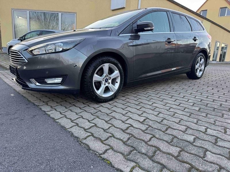 Gebraucht Ford Focus 125 PS (91 kW) 2016 Grau Kombi