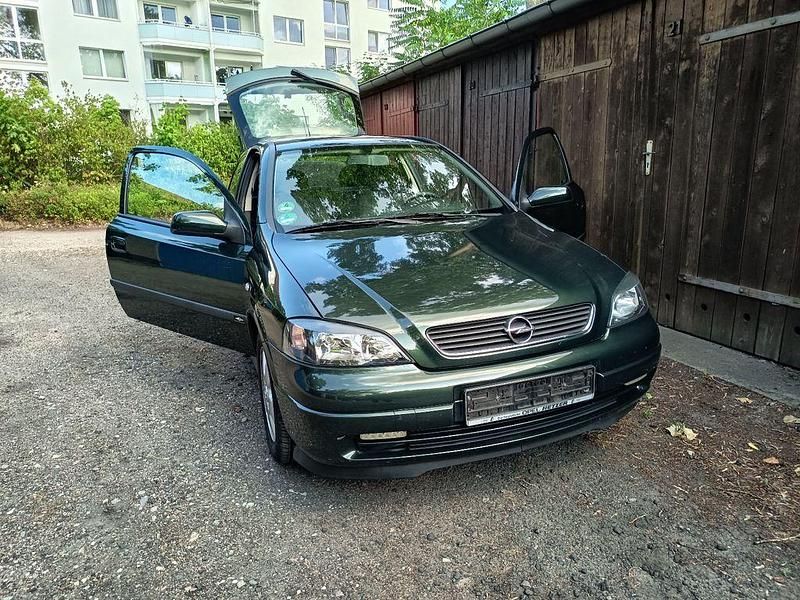 Grün Gebraucht 2003 Opel Astra Limousine | 1.000 € (Guter Preis) - Bild 1/4