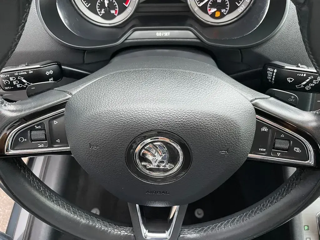 Gebraucht Skoda Octavia Soleil 116 PS (85 kW) 2019 Grau Kombi