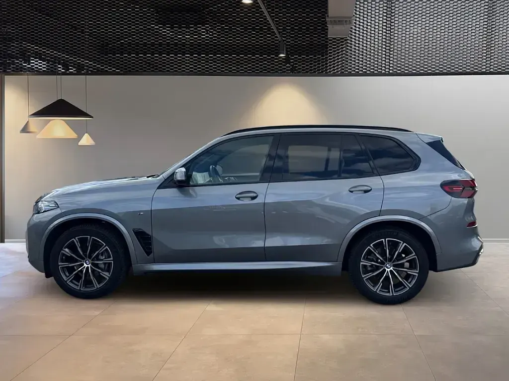 Gebraucht BMW X5 M Sport 334 PS (245 kW) 2024 Grau SUV