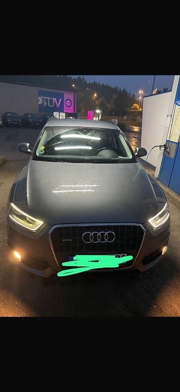 Grau Gebraucht 2014 Audi Q3 Ambiente SUV | 9.500 € (Superpreis) - Bild 1/4