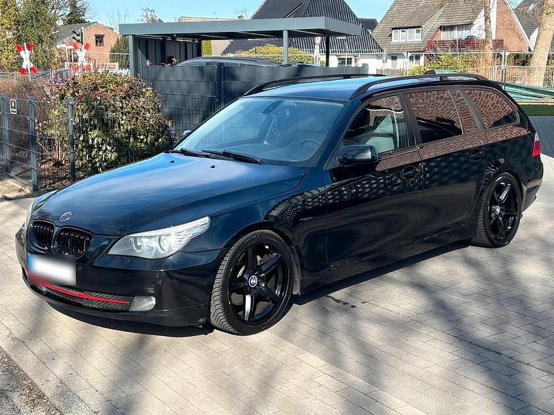 Gebraucht BMW 520 163 PS (119 kW) 2008 Schwarz Kombi