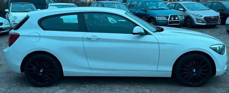 Gebraucht BMW 116 Advantage 136 PS (100 kW) 2013 Weiß Kleinwagen