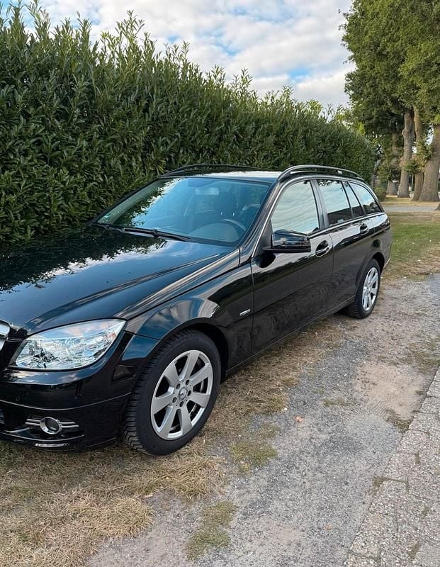 Schwarz Gebraucht 2009 Mercedes C180 Kombi | 5.200 € - Bild 1/4