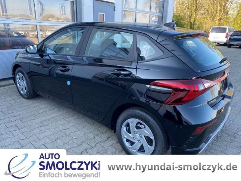 Neu Hyundai i20 Select 101 PS (74 kW) 2025 Schwarz Limousine