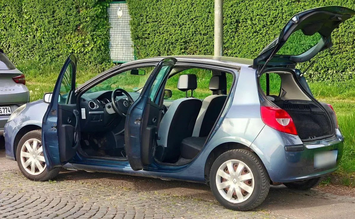 Gebraucht Renault Clio III Rip Curl 75 PS (55 kW) 2008 Blau Limousine