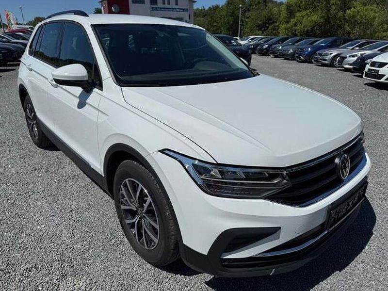 Weiß Gebraucht 2023 VW Tiguan Life SUV | 30.890 € (Fairer Preis) - Bild 1/4