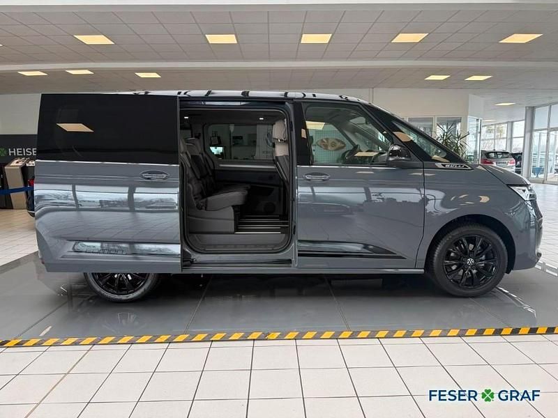 Gebraucht VW Multivan Edition 150 PS (110 kW) 2024 Pure grey/deep black perleffekt Van