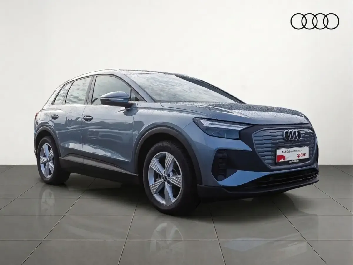 Gebraucht Audi Q4 e-tron Basis 125 kW (170 PS) 2023 Geysirblau metallic SUV
