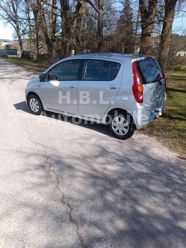 Gebraucht Daihatsu Cuore 69 PS (50 kW) 2008 Silber Kleinwagen