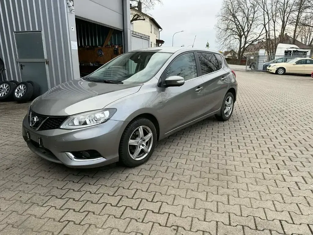 Gebraucht Nissan Pulsar Acenta 116 PS (85 kW) 2015 Grau Kleinwagen