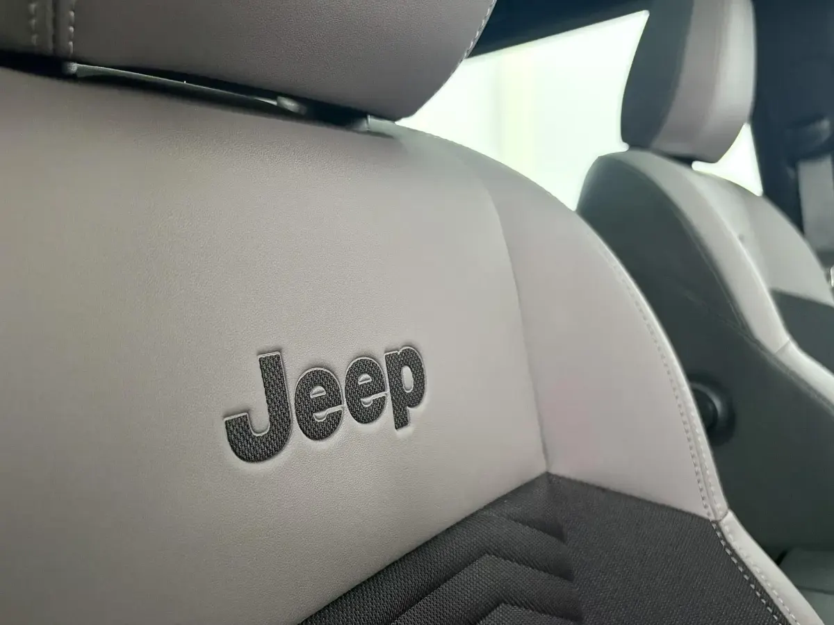 Neu Jeep Compass Altitude 145 PS (106 kW) 2026 Weiss SUV