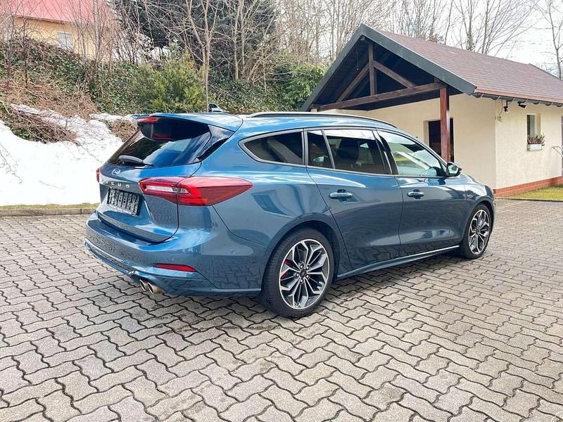 Gebraucht Ford Focus ST-Line X 155 PS (114 kW) 2025 Chrome blau (metallic) Kombi