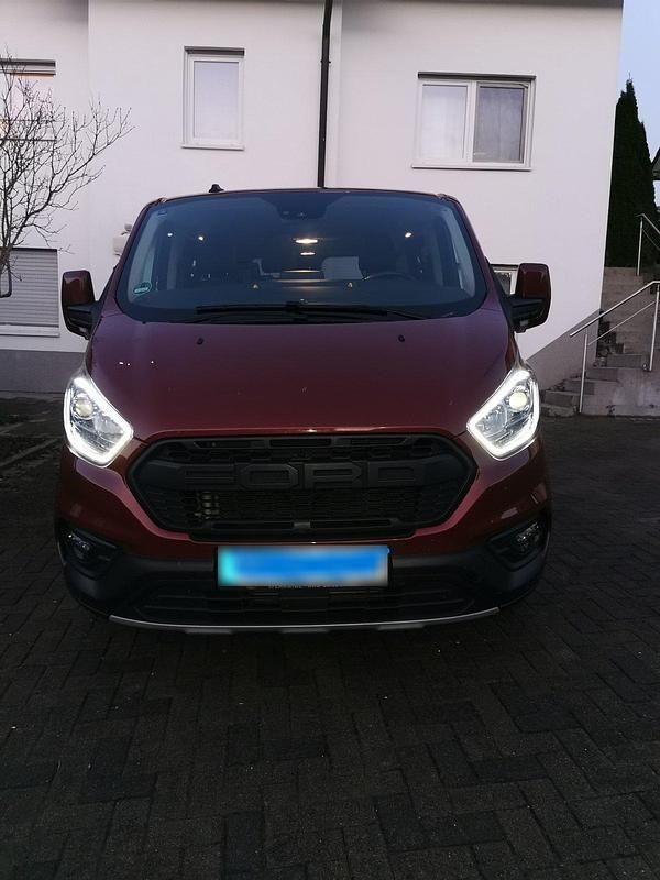 Gebraucht Ford Transit Custom 131 PS (96 kW) 2022 Rot Van / Kleinbus