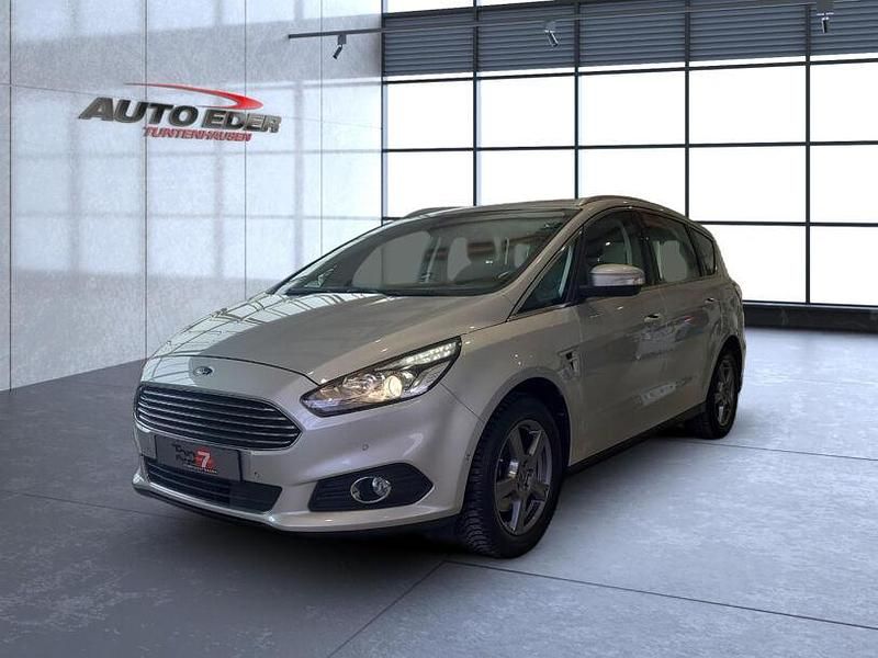 Gebraucht Ford S-MAX Titanium 165 PS (121 kW) 2019 Silber Van / Kleinbus