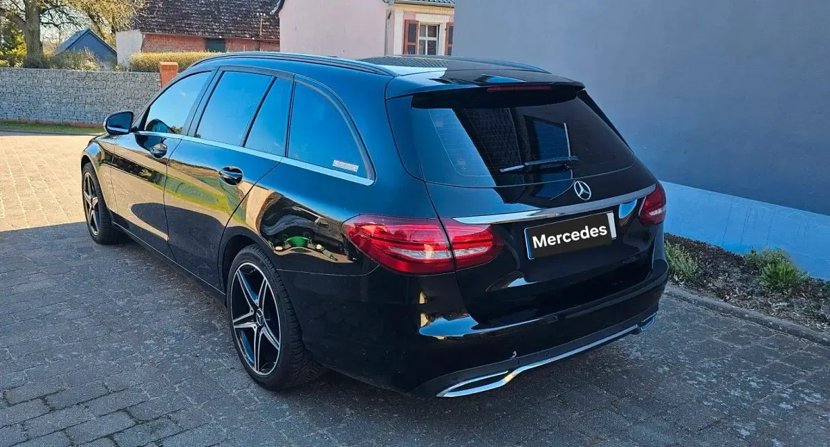 Gebraucht Mercedes C220 170 PS (125 kW) 2015 Schwarz Kombi