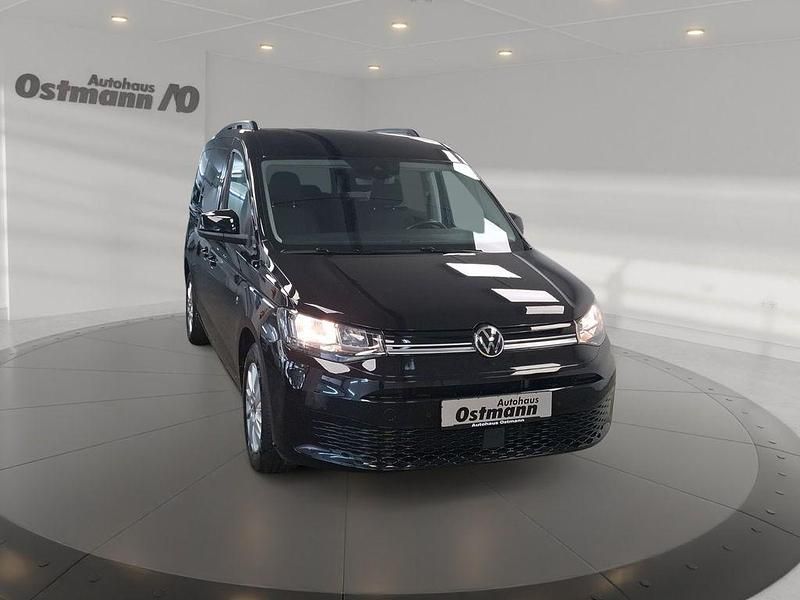 Gebraucht VW Caddy Maxi Life 122 PS (89 kW) 2023 Deep black perleffekt Van / Kleinbus