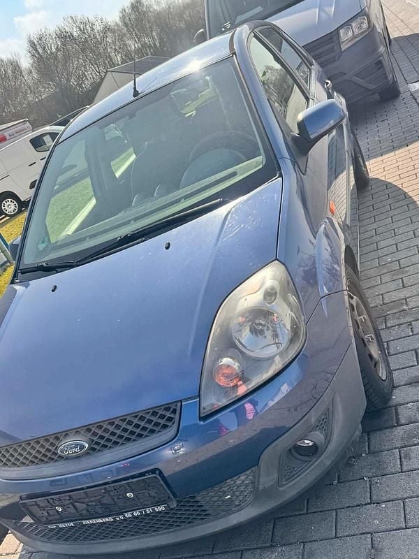 Gebraucht Ford Fiesta 75 PS (55 kW) 2006 Blau Kleinwagen