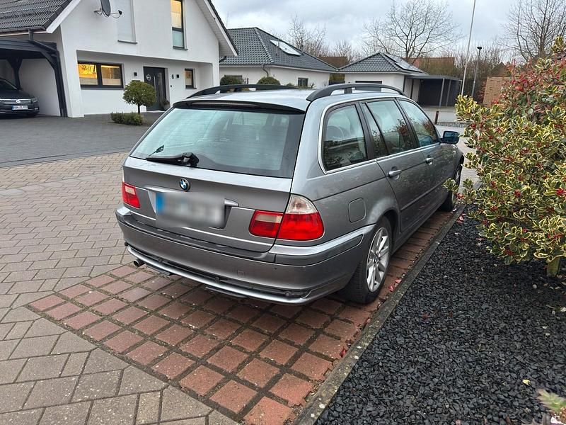 Gebraucht BMW 318 143 PS (105 kW) 2005 Silber Kombi