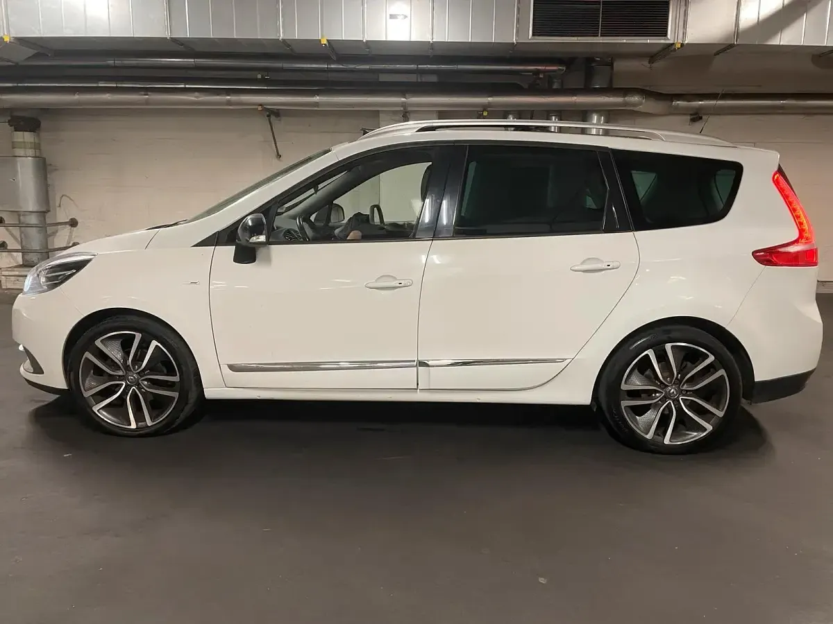 Gebraucht Renault Grand Scénic III Bose Edition 130 PS (95 kW) 2014 Weiß Van / Kleinbus