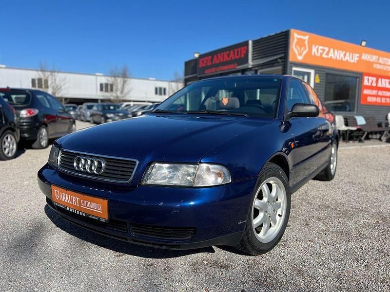 Gebraucht Audi A4 125 PS (91 kW) 1998 Blau Limousine