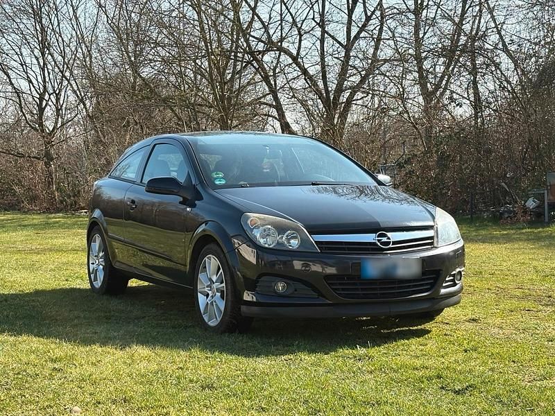 Gebraucht Opel Astra GTC 140 PS (102 kW) 2006 Schwarz Limousine