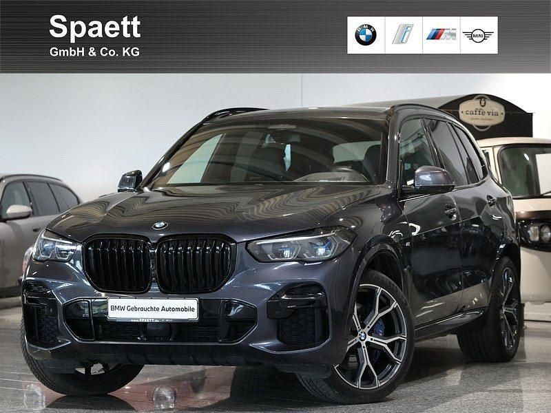 Arktikgrau brillanteffekt Gebraucht 2022 BMW X5 M Sport SUV | 55.800 € (Guter Preis) - Bild 1/4