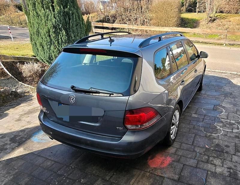 Gebraucht VW Golf VI Comfortline 105 PS (77 kW) 2010 Grau Kleinwagen