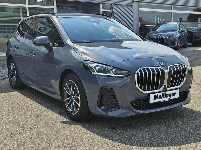 Neu BMW 218 M Sport 136 PS (100 kW) 2025 Grau Van / Kleinbus