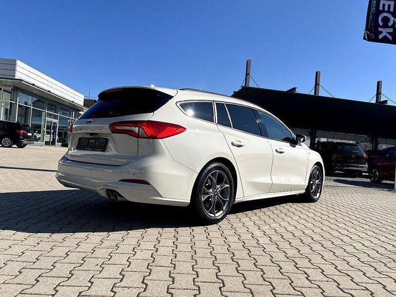 Gebraucht Ford Focus ST-Line 155 PS (114 kW) 2021 Metropolis weiß metallic Kombi