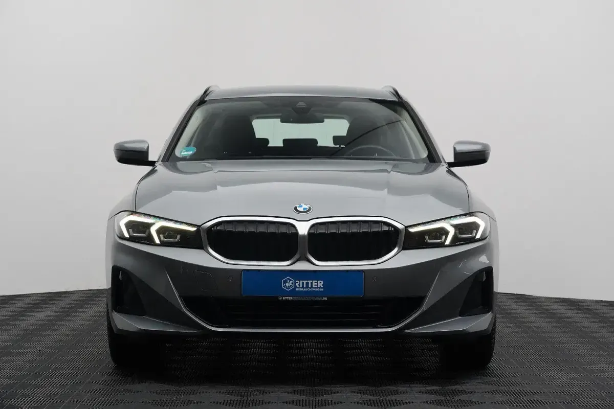Gebraucht BMW 320 Shadowline 190 PS (139 kW) 2024 Grau Kombi