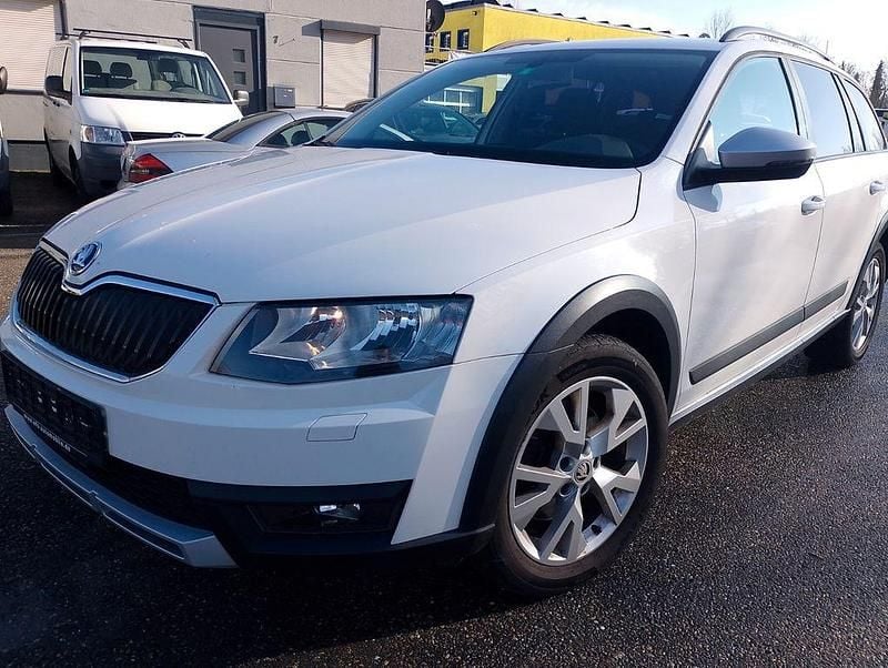 Gebraucht Skoda Octavia 184 PS (135 kW) 2014 Weiß Kleinwagen
