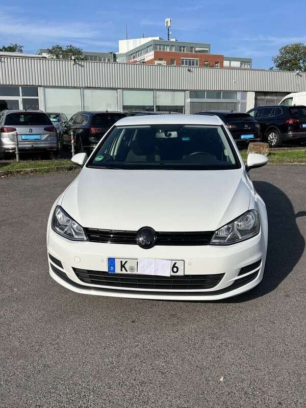 Weiß Gebraucht 2016 VW Golf VII Comfortline Kleinwagen | 12.000 € (Superpreis) - Bild 1/4