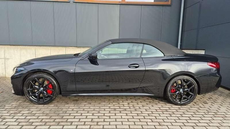 Gebraucht BMW 440 387 PS (284 kW) 2025 Black sapphire metallic Cabrio
