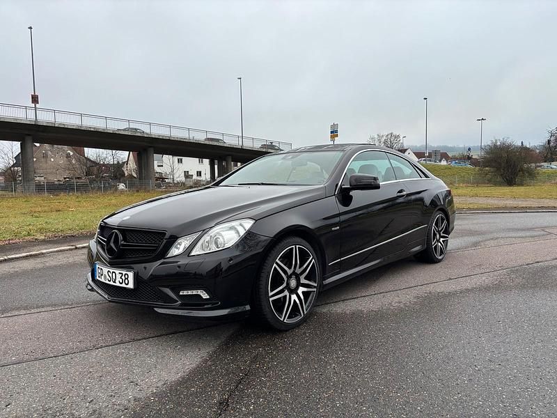 Gebraucht Mercedes E200 AMG 184 PS (135 kW) 2011 Coupé