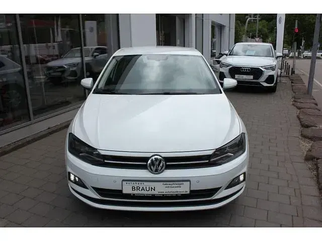 Gebraucht VW Polo Comfortline 95 PS (69 kW) 2017 Pure white Kleinwagen