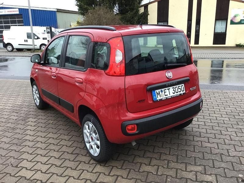 Gebraucht Fiat Panda Lounge 86 PS (63 kW) 2013 Rot Kleinwagen