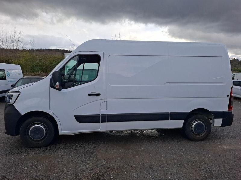 Używany Renault Master 136 KM (100 kW) 2021 Biały Minivan