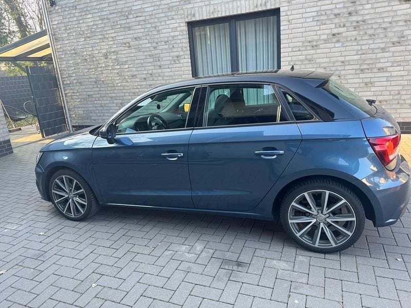 Gebraucht Audi A1 90 PS (66 kW) 2017 Blau Kleinwagen