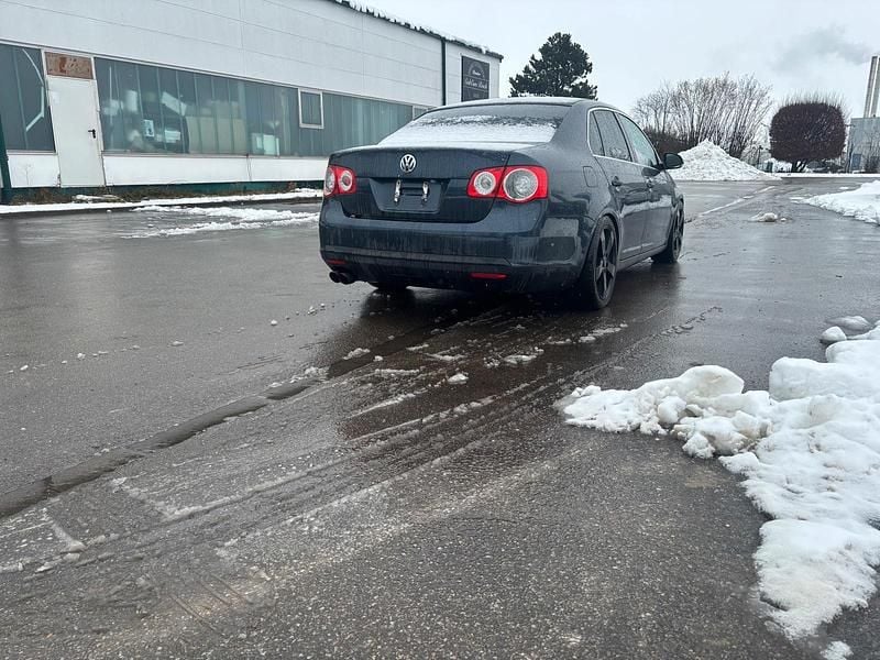 Gebraucht VW Jetta GTI 200 PS (147 kW) 2009 Grau Limousine