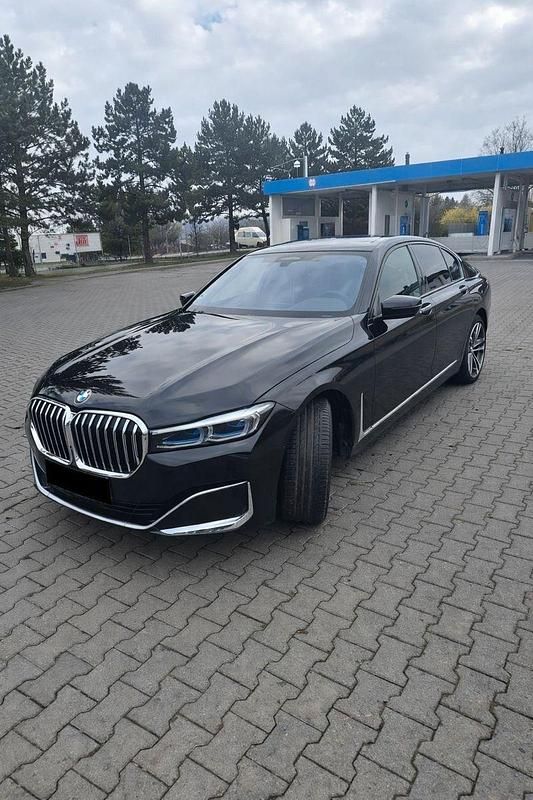 Gebraucht BMW 740 340 PS (250 kW) 2020 Schwarz Limousine