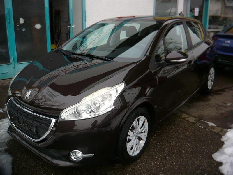 Gebraucht Peugeot 208 Active 82 PS (60 kW) 2012 Braun Kleinwagen