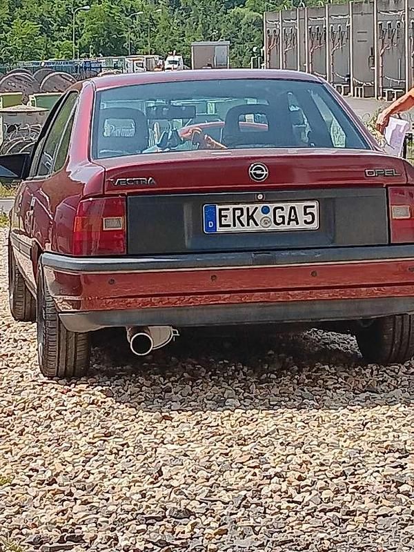 Gebraucht Opel Vectra 75 PS (55 kW) 1992 Limousine
