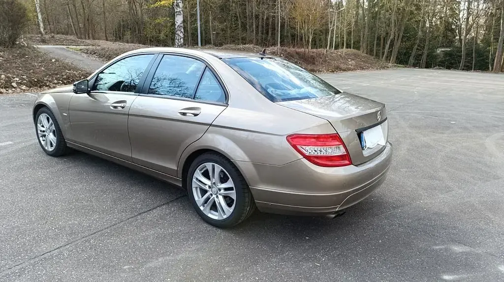 Gebraucht Mercedes C200 136 PS (100 kW) 2009 Gold Limousine