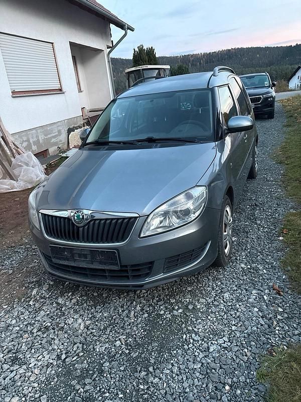Gebraucht Skoda Roomster 90 PS (66 kW) 2012 Silber Van / Kleinbus