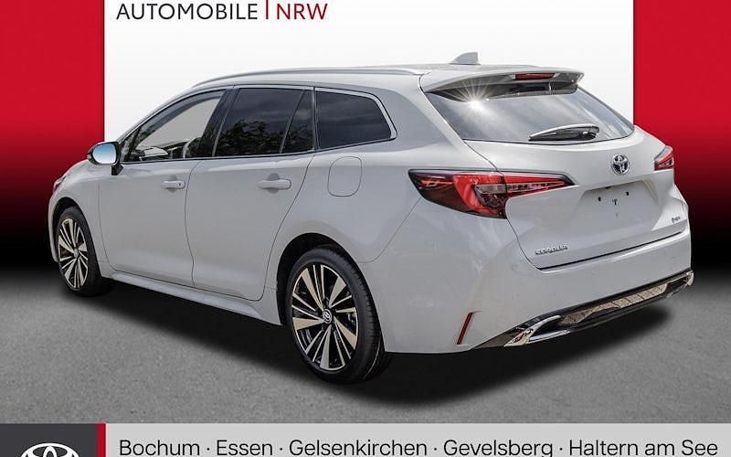 Neu Toyota Corolla 196 PS (144 kW) 2025 Grau Kombi