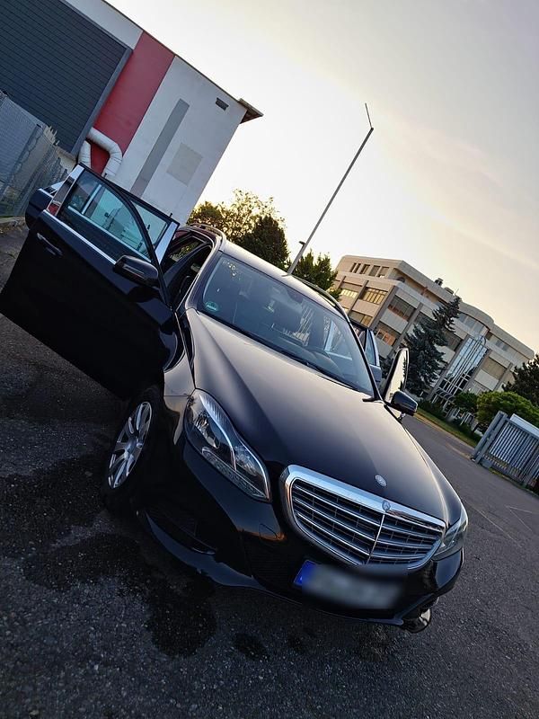 Gebraucht Mercedes E200 136 PS (100 kW) 2014 Schwarz Kombi